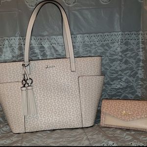 guess purse and matching wallet